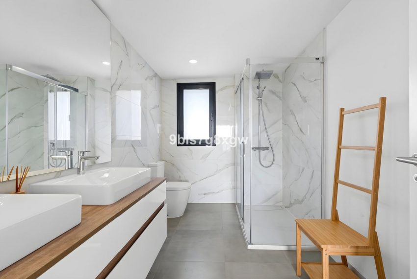 R5213629-Apartment-For-Sale-New-Golden-Mile-Penthouse-3-Beds-125-Built-7