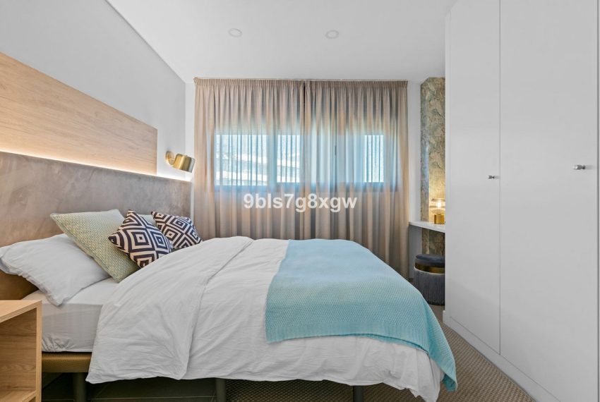 R5213629-Apartment-For-Sale-New-Golden-Mile-Penthouse-3-Beds-125-Built-8