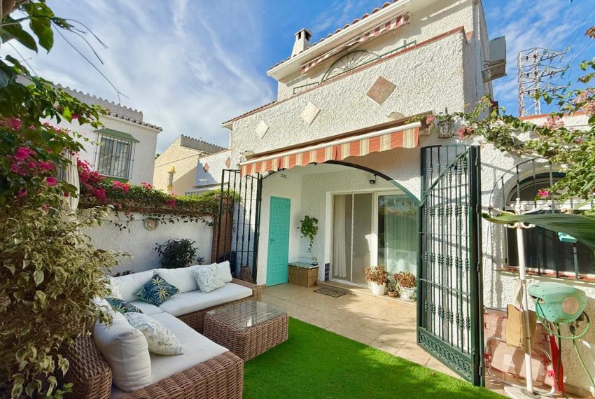 R5213668-Villa-For-Sale-Calahonda-Semi-Detached-2-Beds-99-Built