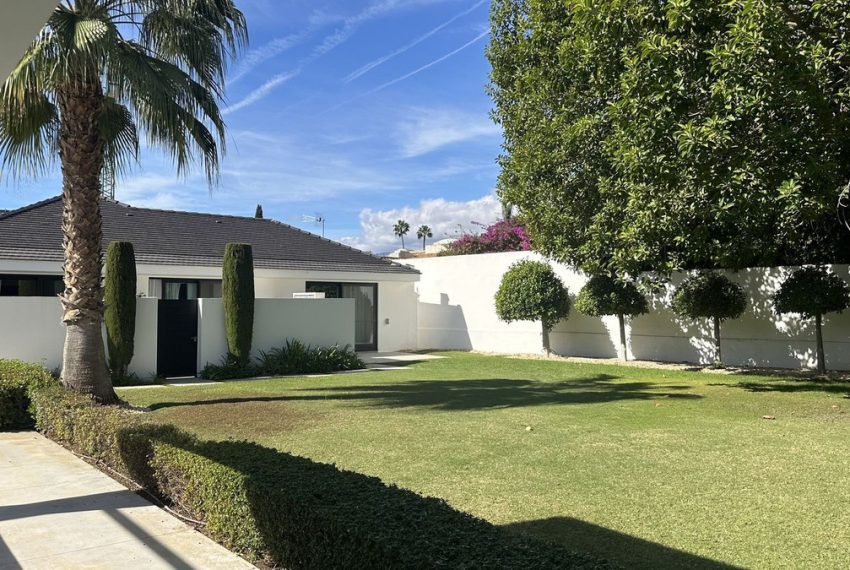 R5213677-Villa-For-Sale-Guadalmina-Baja-Detached-6-Beds-543-Built