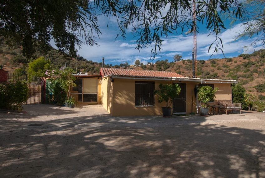 R5213773-Villa-For-Sale-Altos-de-los-Monteros-Finca-2-Beds-100-Built-16