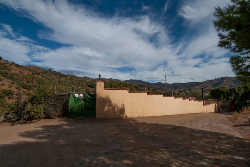 R5213773-Villa-For-Sale-Altos-de-los-Monteros-Finca-2-Beds-100-Built-18