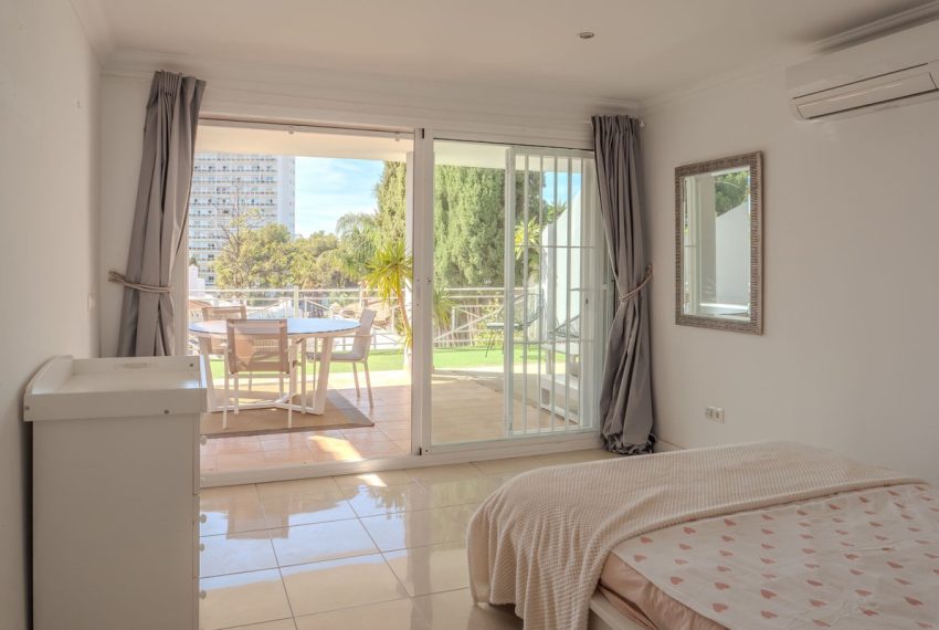 R5213785-Villa-For-Sale-Nueva-Andalucia-Semi-Detached-5-Beds-251-Built-10