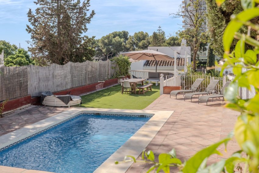 R5213785-Villa-For-Sale-Nueva-Andalucia-Semi-Detached-5-Beds-251-Built-2