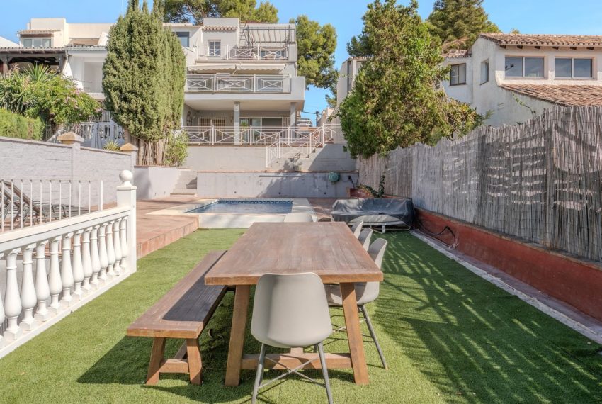 R5213785-Villa-For-Sale-Nueva-Andalucia-Semi-Detached-5-Beds-251-Built-3