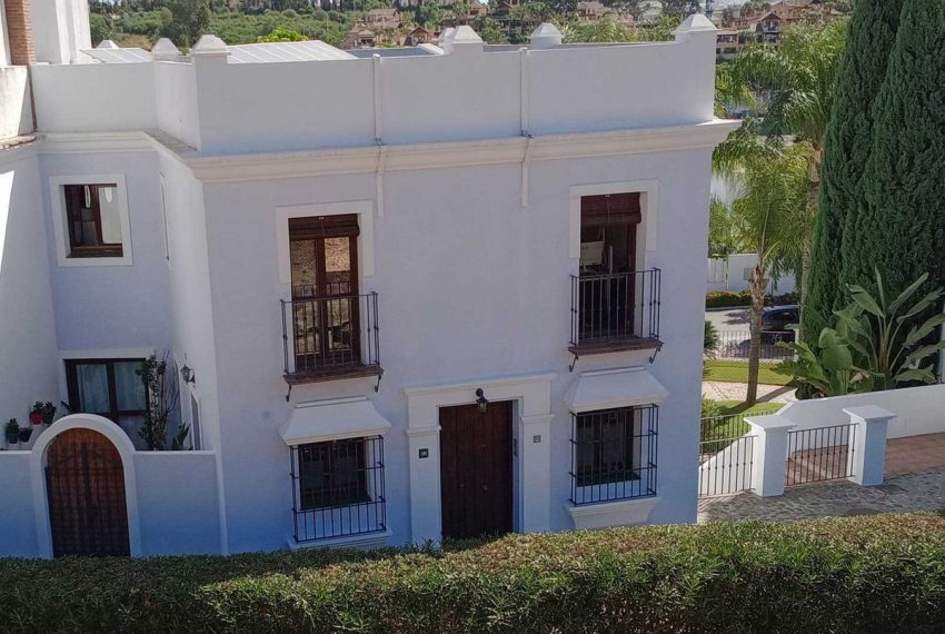 R5214208-Villa-For-Sale-Estepona-Semi-Detached-3-Beds-140-Built-1
