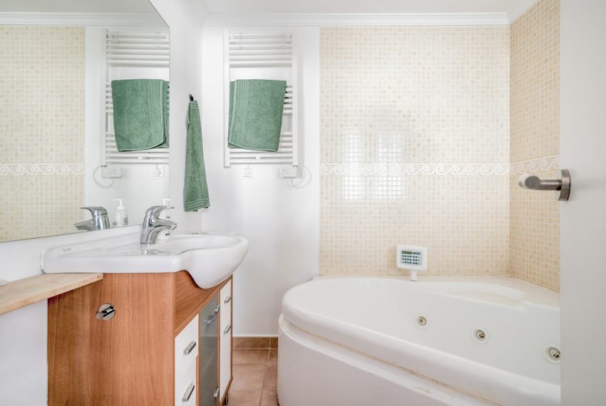 R5214619-Apartment-For-Sale-Nueva-Andalucia-Middle-Floor-2-Beds-109-Built-17