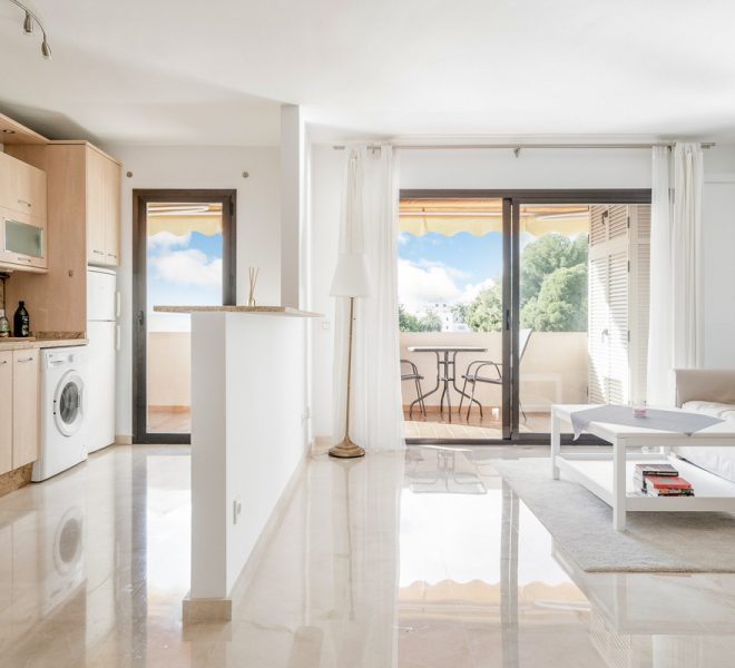 R5214619-Image 1-Middle Floor - 2 Beds - 109 Built