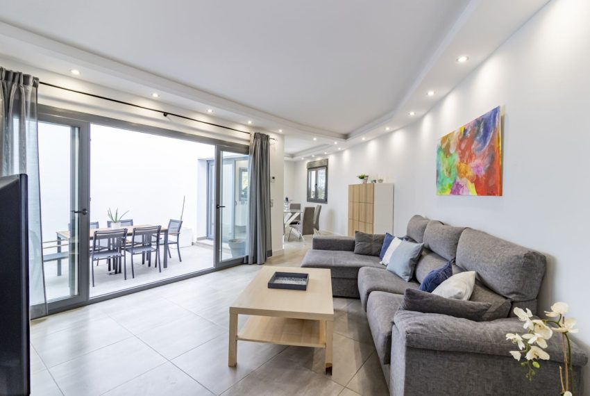 R5215189-Villa-For-Sale-San-Pedro-de-Alcantara-Semi-Detached-3-Beds-336-Built-1