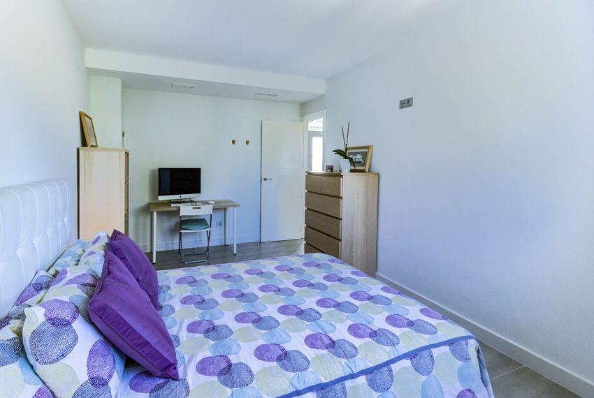 R5215189-Villa-For-Sale-San-Pedro-de-Alcantara-Semi-Detached-3-Beds-336-Built-14