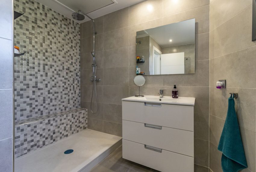 R5215189-Villa-For-Sale-San-Pedro-de-Alcantara-Semi-Detached-3-Beds-336-Built-17