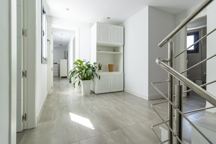 R5215189-Villa-For-Sale-San-Pedro-de-Alcantara-Semi-Detached-3-Beds-336-Built-2