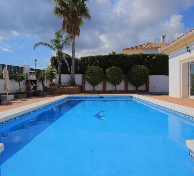 R5215261-Image 1-Detached - 7 Beds - 425 Built