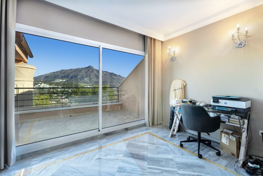 R5215267-Apartment-For-Sale-Nueva-Andalucia-Penthouse-Duplex-3-Beds-164-Built-12