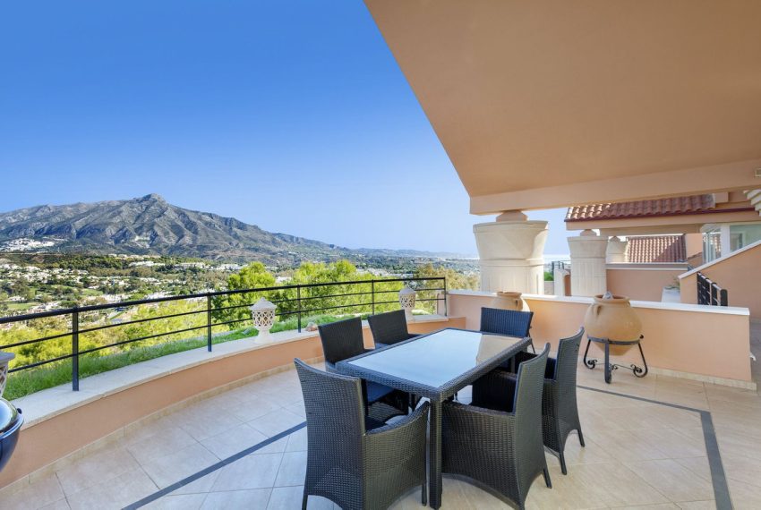 R5215267-Apartment-For-Sale-Nueva-Andalucia-Penthouse-Duplex-3-Beds-164-Built-3