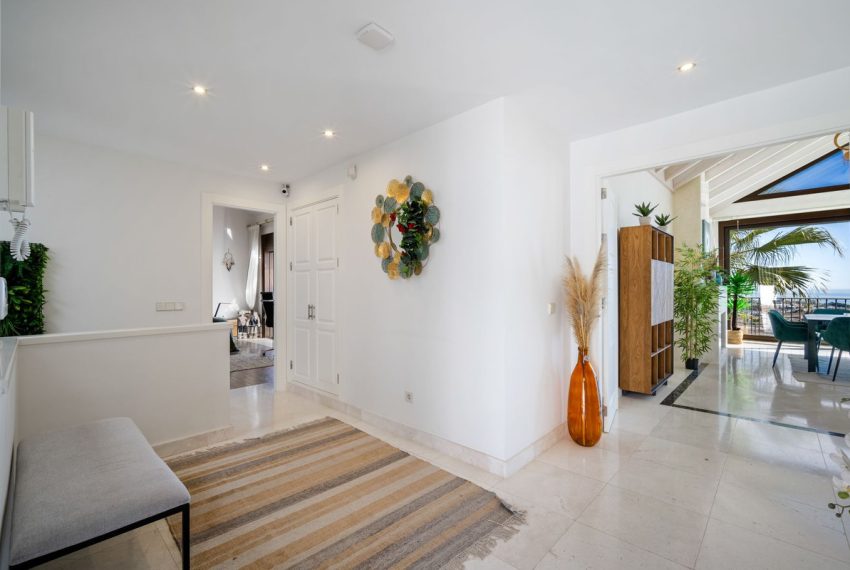 R5215528-Villa-For-Sale-El-Paraiso-Detached-5-Beds-278-Built-4