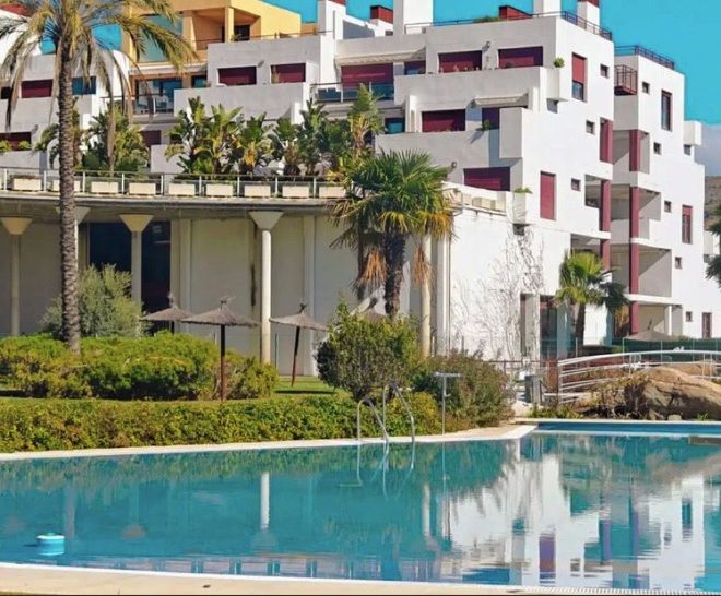 R5215612-Image 1-Middle Floor - 2 Beds - 99 Built