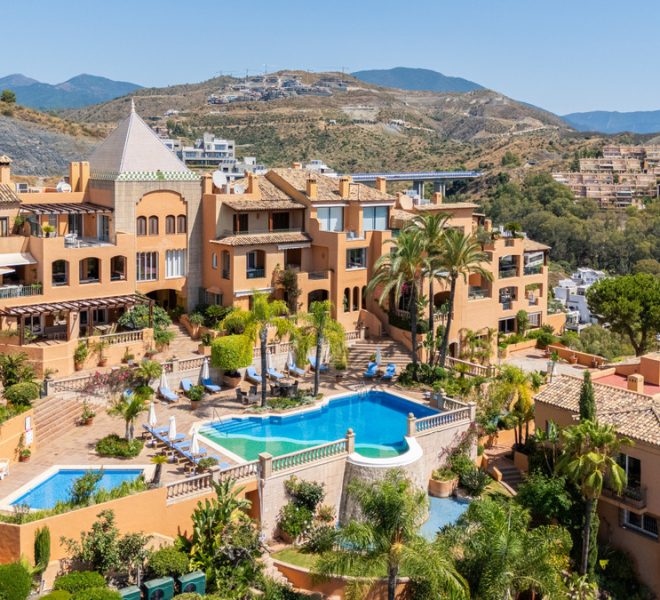 R5215837-Image 1-Penthouse - 3 Beds - 150 Built