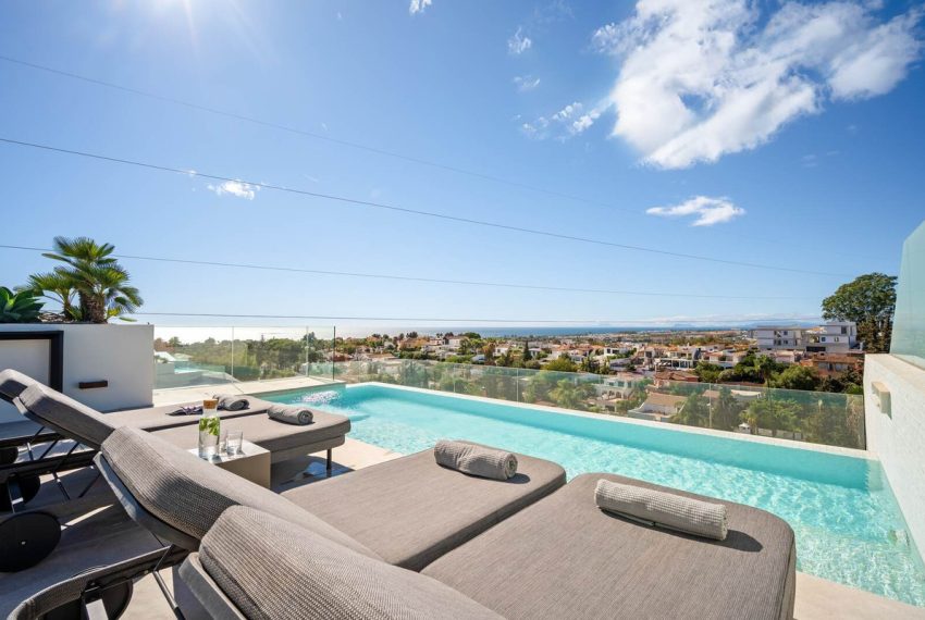 R5216209-Villa-For-Sale-Nueva-Andalucia-Semi-Detached-4-Beds-575-Built-1