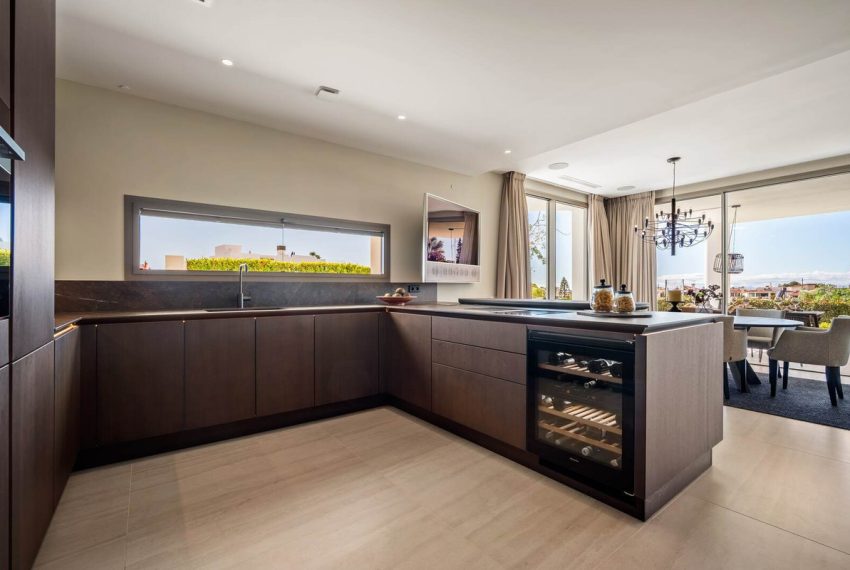 R5216209-Villa-For-Sale-Nueva-Andalucia-Semi-Detached-4-Beds-575-Built-10