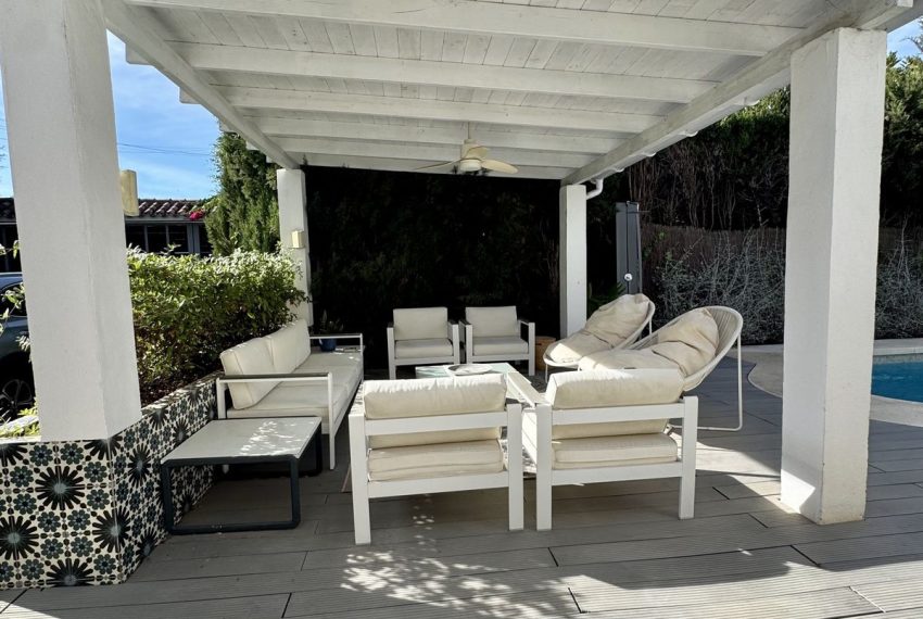 R5216320-Villa-For-Sale-Marbella-Detached-4-Beds-230-Built-1