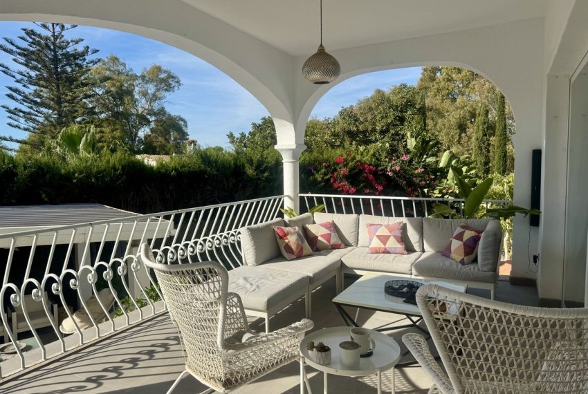 R5216320-Villa-For-Sale-Marbella-Detached-4-Beds-230-Built