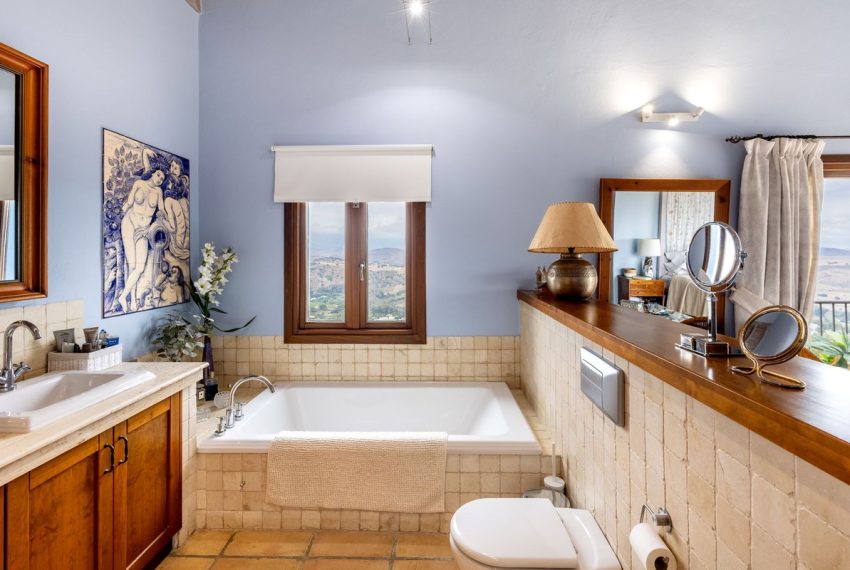 R5216614-Villa-For-Sale-Coin-Finca-4-Beds-520-Built-18