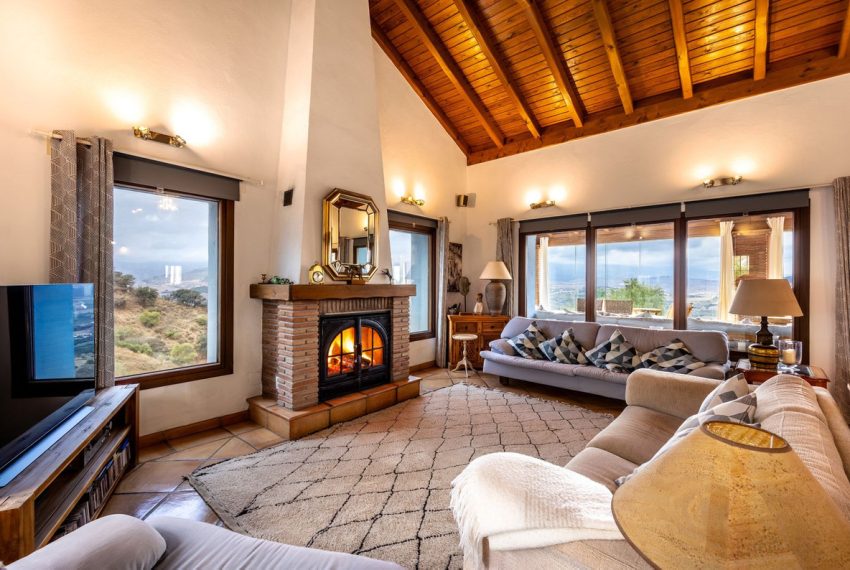 R5216614-Villa-For-Sale-Coin-Finca-4-Beds-520-Built-5