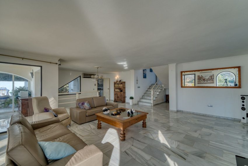 R5216644-Villa-For-Sale-Nueva-Andalucia-Detached-4-Beds-448-Built-1