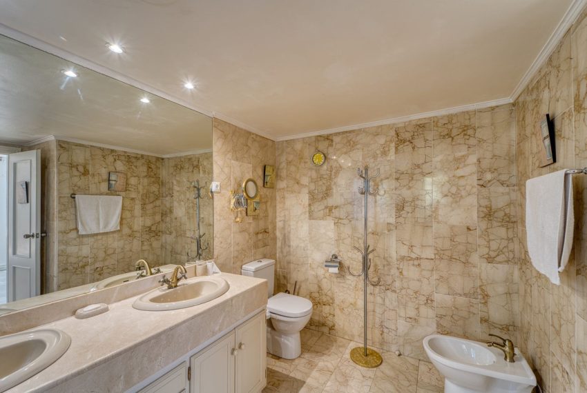 R5216644-Villa-For-Sale-Nueva-Andalucia-Detached-4-Beds-448-Built-18