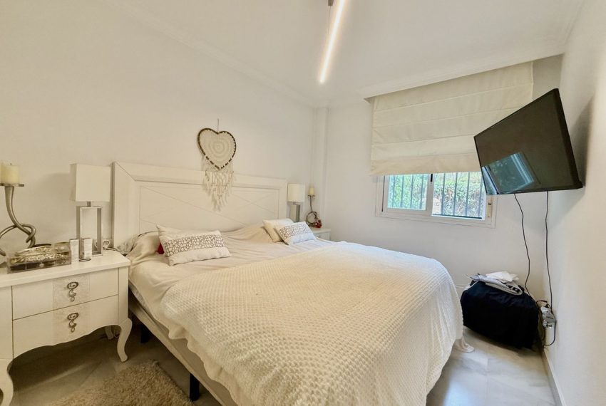 R5216665-Apartment-For-Sale-The-Golden-Mile-Ground-Floor-2-Beds-89-Built-15