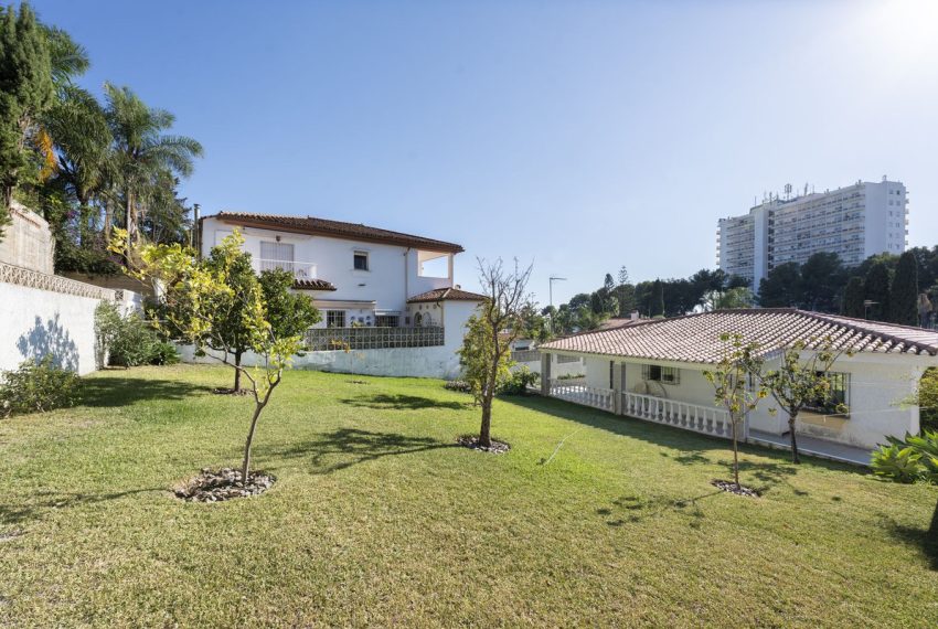 R5216698-Villa-For-Sale-Nueva-Andalucia-Detached-2-Beds-55-Built-1