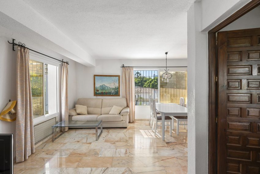 R5216698-Villa-For-Sale-Nueva-Andalucia-Detached-2-Beds-55-Built-2