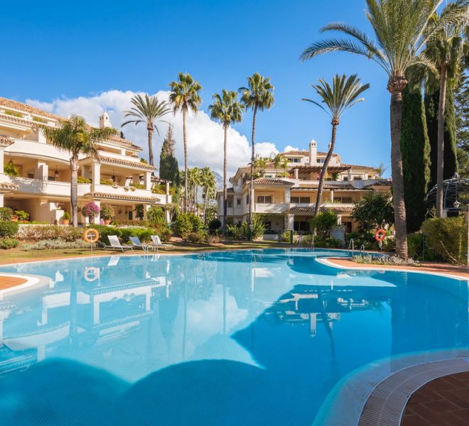 R5216701-Image 1-Penthouse Duplex - 3 Beds - 262 Built