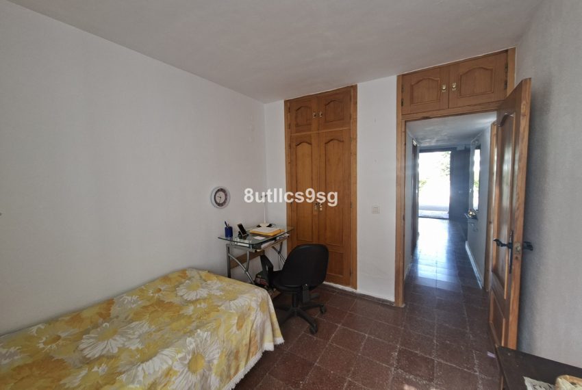 R5216755-Villa-For-Sale-La-Campana-Detached-2-Beds-67-Built-19