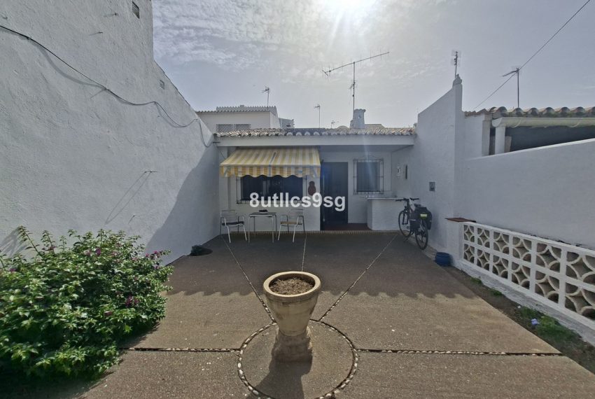 R5216755-Villa-For-Sale-La-Campana-Detached-2-Beds-67-Built-3