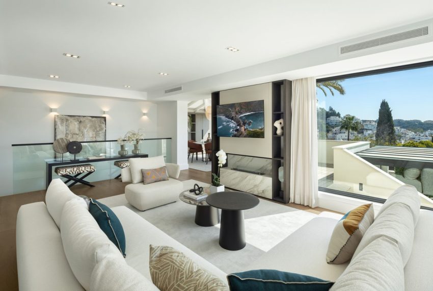 R5217418-Villa-For-Sale-Nueva-Andalucia-Detached-5-Beds-239-Built-11