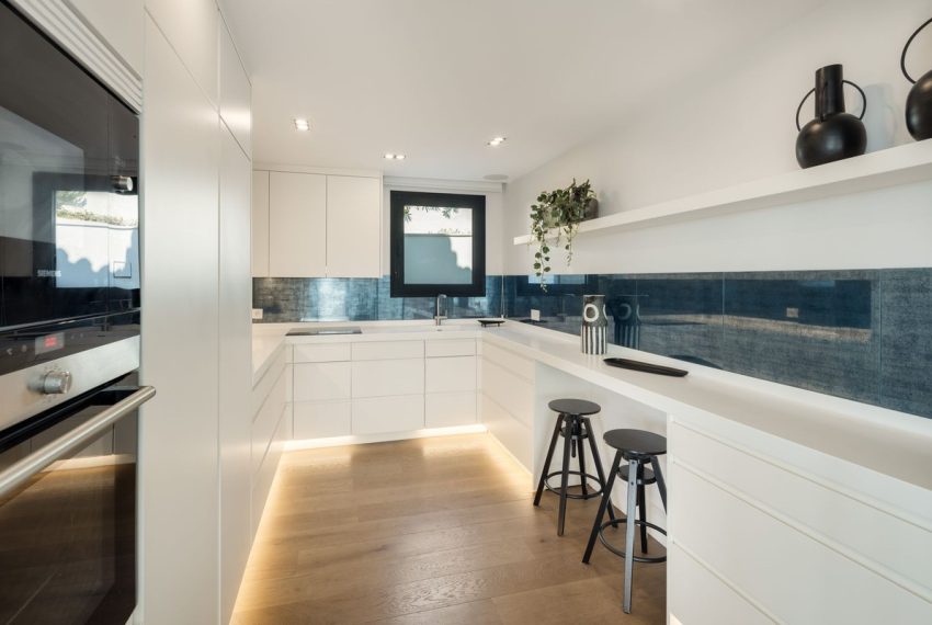 R5217418-Villa-For-Sale-Nueva-Andalucia-Detached-5-Beds-239-Built-13