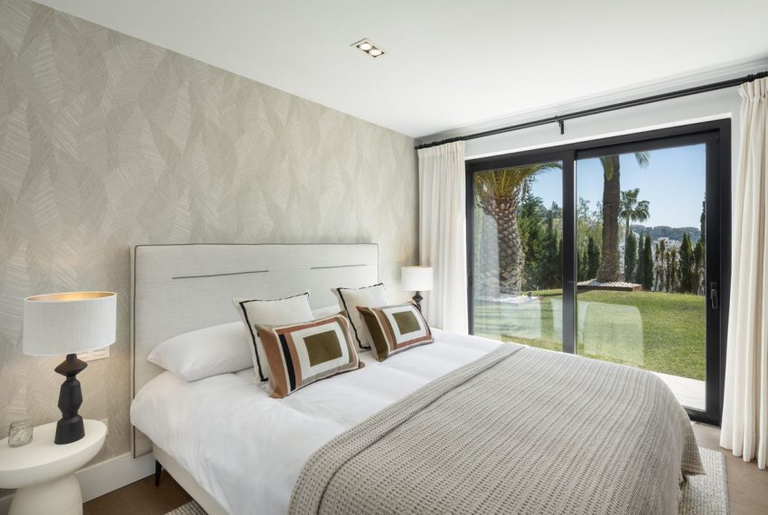 R5217418-Villa-For-Sale-Nueva-Andalucia-Detached-5-Beds-239-Built-16