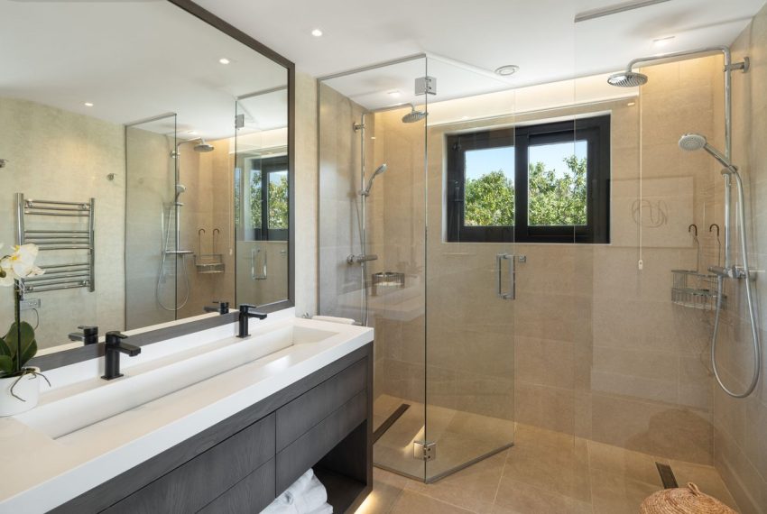 R5217418-Villa-For-Sale-Nueva-Andalucia-Detached-5-Beds-239-Built-6