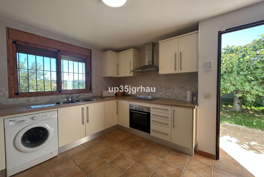 R5218180-Villa-For-Sale-Estepona-Finca-1-Beds-60-Built-2