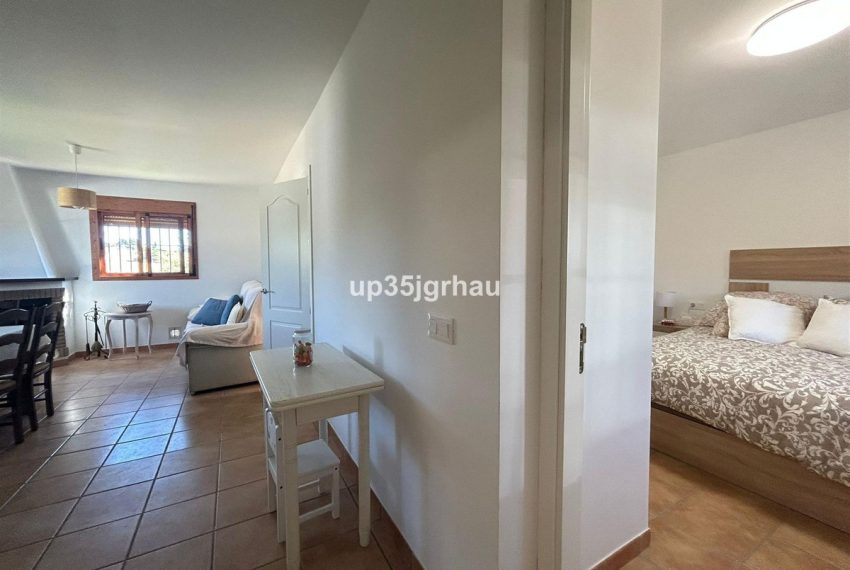 R5218180-Villa-For-Sale-Estepona-Finca-1-Beds-60-Built-5