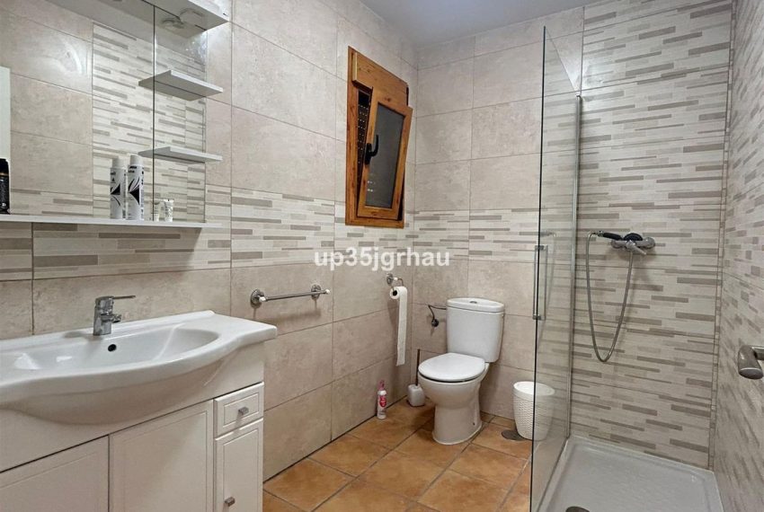 R5218180-Villa-For-Sale-Estepona-Finca-1-Beds-60-Built-6