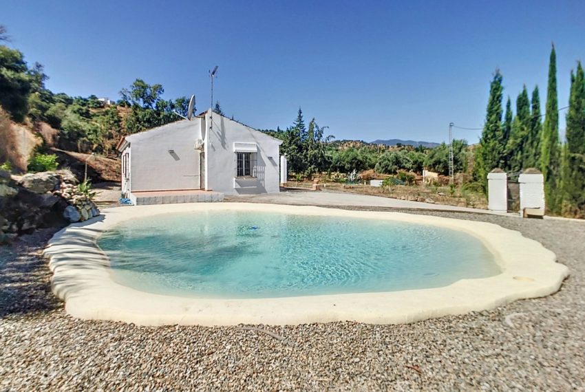 R5218429-Villa-For-Sale-Coin-Detached-2-Beds-72-Built-1