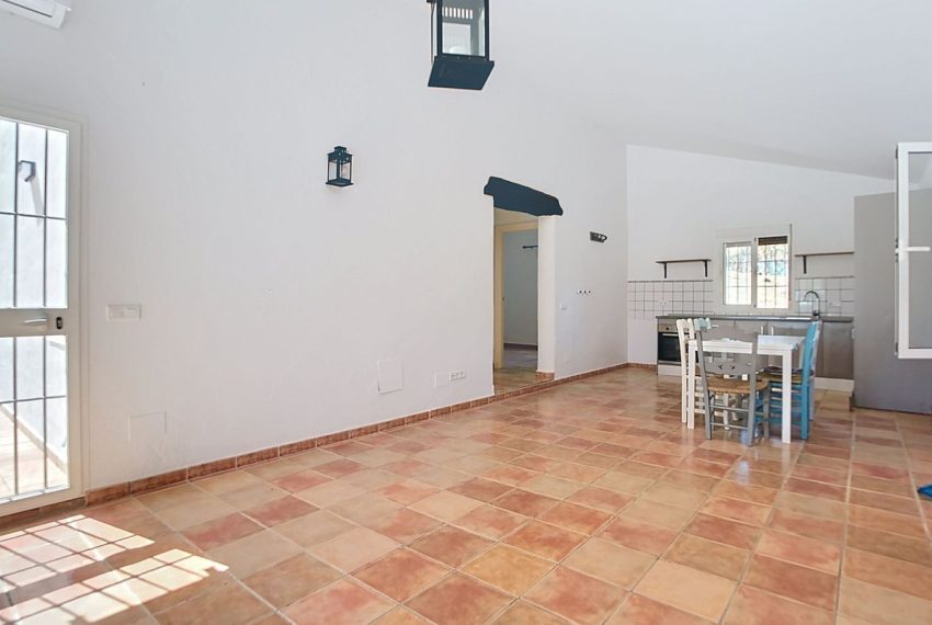 R5218429-Villa-For-Sale-Coin-Detached-2-Beds-72-Built-2