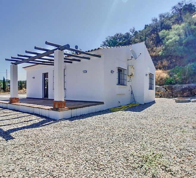 R5218429-Image 1-Detached - 2 Beds - 72 Built