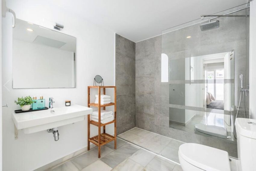 R5219503-Apartment-For-Sale-Nueva-Andalucia-Penthouse-Duplex-2-Beds-95-Built-9