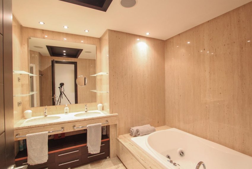 R5221942-Apartment-For-Sale-Puerto-Banus-Middle-Floor-Apartment-2-Beds-180-Built-9