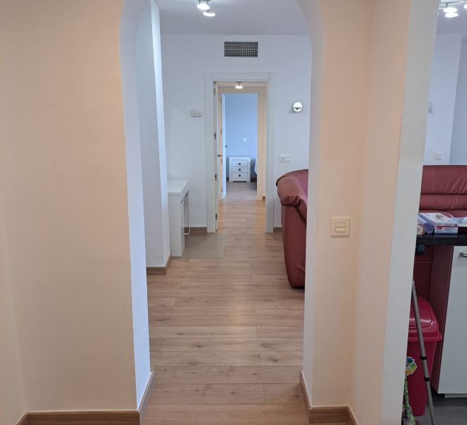 R5222023-Image 1-Middle Floor Apartment - 2 Beds - 63 Built