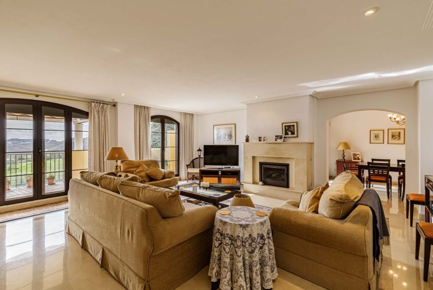 R5222125-Apartment-For-Sale-Los-Arqueros-Penthouse-Duplex-3-Beds-200-Built-1